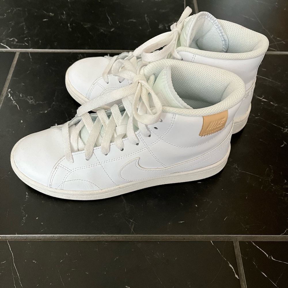 Nike women’s 6.5 White High-Top Sneakers